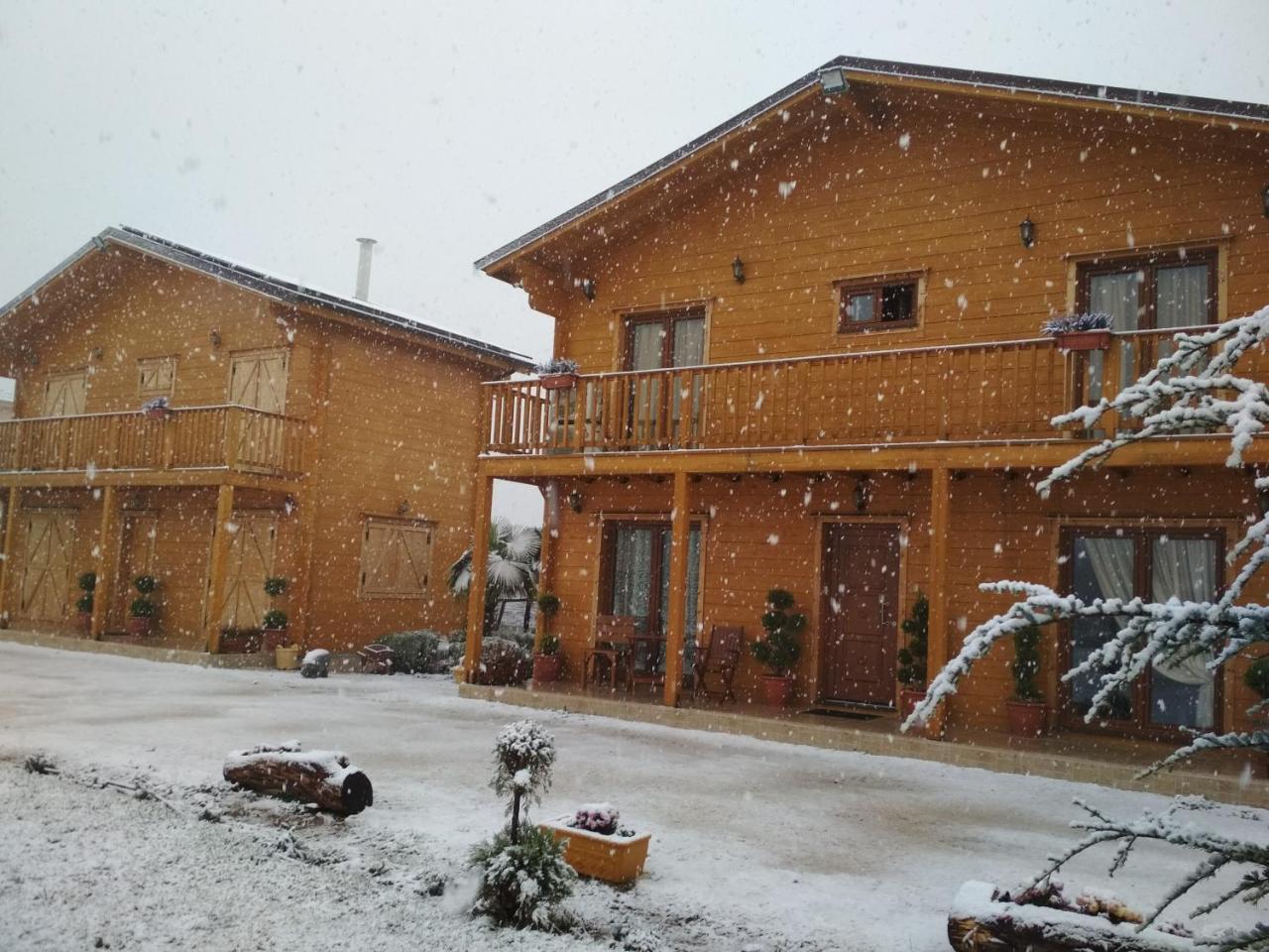 Kastor Chalets Ampelokipoi  Zewnętrze zdjęcie